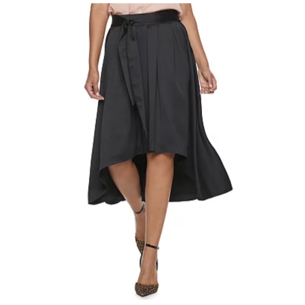 Black Hi-Low Elle Skirt Sz. M (3x$10/$25)